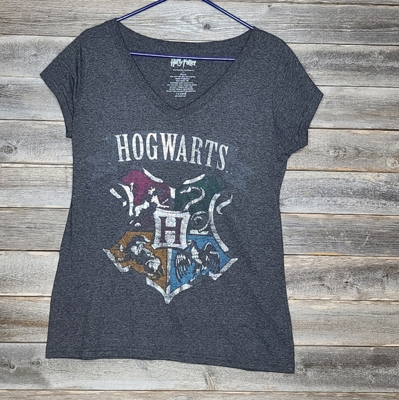 Harry Potter Women's Hogwarts Crest Shirt - Picture 1 of 3